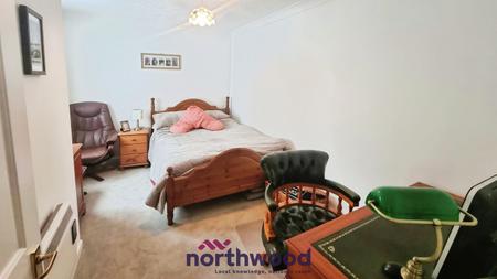 2 bedroom Flat for sale in Mowbray Court, Heavitree, Exeter, EX2
