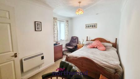 2 bedroom Flat for sale in Mowbray Court, Heavitree, Exeter, EX2