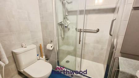 2 bedroom Flat for sale in Mowbray Court, Heavitree, Exeter, EX2
