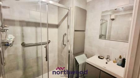 2 bedroom Flat for sale in Mowbray Court, Heavitree, Exeter, EX2