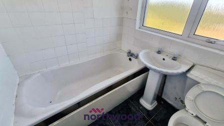 2 bedroom Terraced House for sale in Addison Close, Redhills, Exeter, EX4