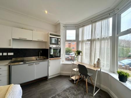 1 bedroom Flat to let in Barnardo Road, St Leonards, Exeter, EX2