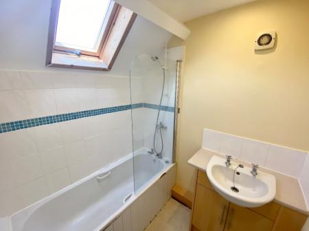 3 bedroom Maisonette to let in Pinhoe Road, Exeter, EX4