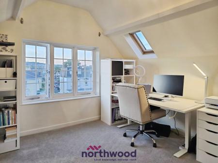 2 bedroom Flat to let in 14 Sands Road, Paignton, TQ4