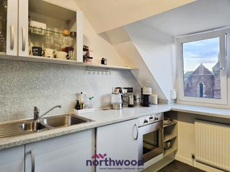 2 bedroom Flat to let in 14 Sands Road, Paignton, TQ4