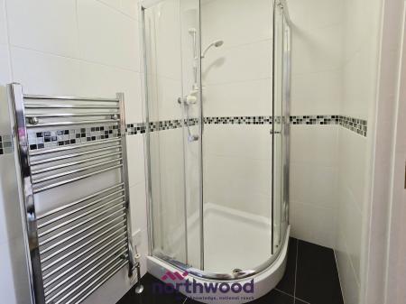 2 bedroom Flat to let in 14 Sands Road, Paignton, TQ4