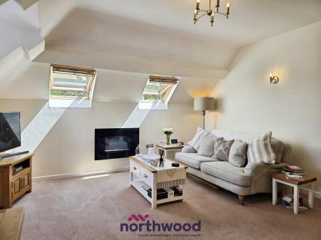 14 Sands Road, Paignton, TQ4