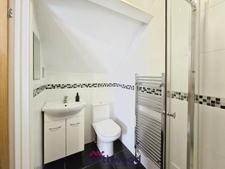 2 bedroom Flat to let in 14 Sands Road, Paignton, TQ4