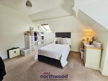 2 bedroom Flat to let in 14 Sands Road, Paignton, TQ4