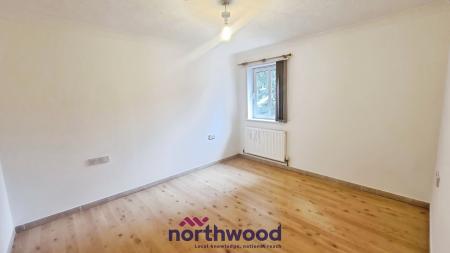 2 bedroom Flat to let in Retail Park Close, Exeter, EX2