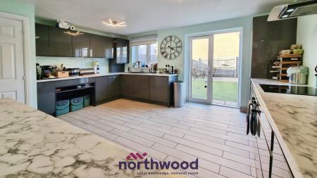 4 bedroom Semi-detached house for sale in Tillhouse Road, Cranbrook, EX5