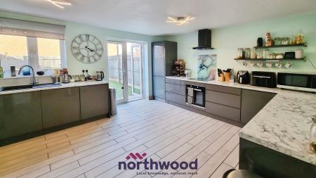 4 bedroom Semi-detached house for sale in Tillhouse Road, Cranbrook, EX5