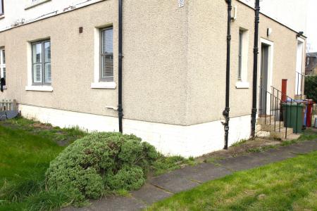 2 bedroom Flat for sale in Haining Terrace, Whitecross, EH49