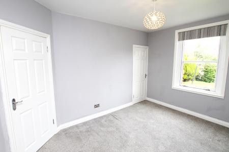2 bedroom Flat for sale in Haining Terrace, Whitecross, EH49