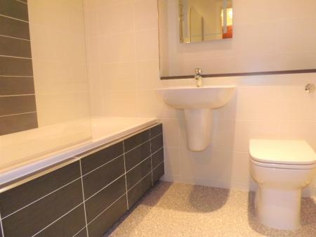 2 bedroom Flat for sale in Greenhorn's Well Crescent, Falkirk, FK1