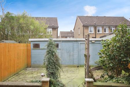 3 bedroom Terraced House for sale in Ladeside Crescent, Stenhousemuir, FK5