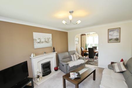3 bedroom Detached house for sale in Leny Crescent, Lionthorn, Falkirk, FK1