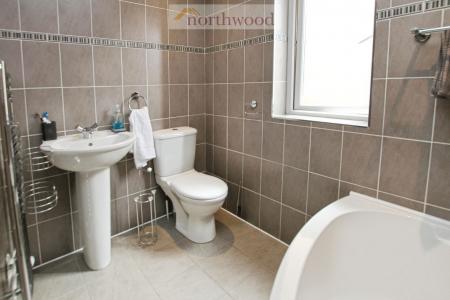 4 bedroom Detached house for sale in McCowan Crescent, Kinnaird Village, Larbert, FK5