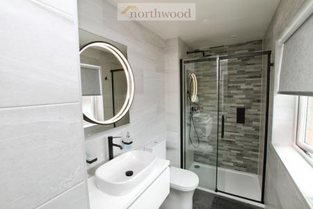 4 bedroom Detached house for sale in McCowan Crescent, Kinnaird Village, Larbert, FK5