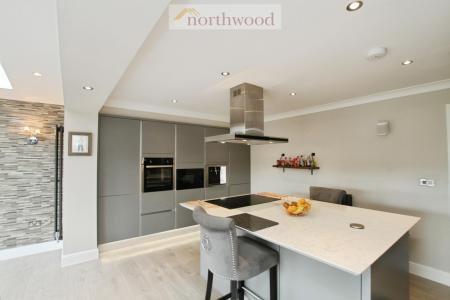 4 bedroom Detached house for sale in McCowan Crescent, Kinnaird Village, Larbert, FK5