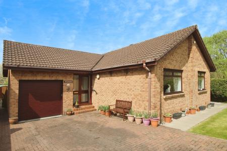 3 bedroom Bungalow for sale in Reilly Gardens, Bonnybridge, Stirlingshire, FK4