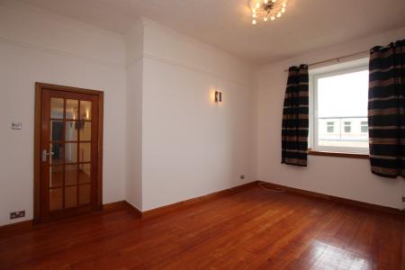 3 bedroom Flat to let in East Bridge Street, Falkirk, FK1