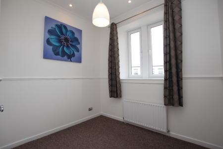 3 bedroom Flat to let in East Bridge Street, Falkirk, FK1