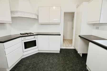 3 bedroom Flat to let in Almond Street, Grangemouth, FK3