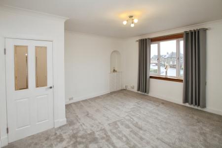 2 bedroom Flat for sale in Lothian Street, Bo'ness, West Lothian, EH51