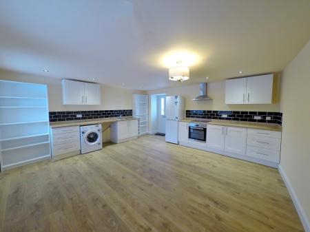 4 bedroom Terraced House to let in Lower Canglour, Stirling, FK7