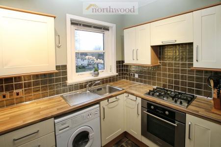 2 bedroom Flat for sale in Deanfield Crescent, Bo'ness, West Lothian, EH51