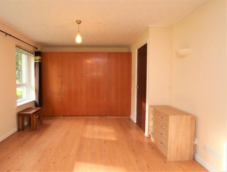 0 bedroom Studio flat to let in Rosebank Avenue, Falkirk, FK1
