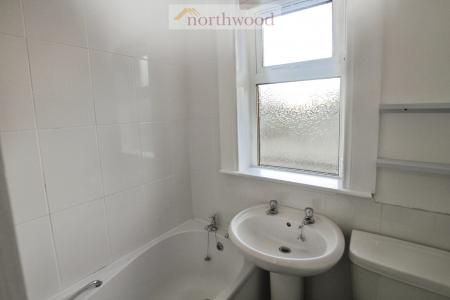 2 bedroom Flat to let in Izatt Terrace, Clackmannan, FK10