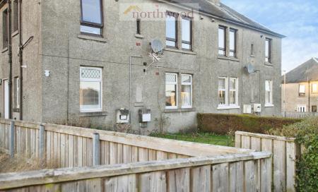 2 bedroom Flat to let in Izatt Terrace, Clackmannan, FK10