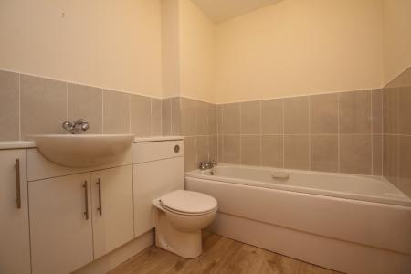 2 bedroom Flat to let in Harley Gardens, Bonnybridge, FK4