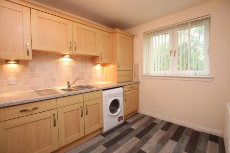 2 bedroom Flat to let in Harley Gardens, Bonnybridge, FK4