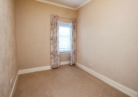 2 bedroom Flat to let in Carronflats Road, Grangemouth, FK3