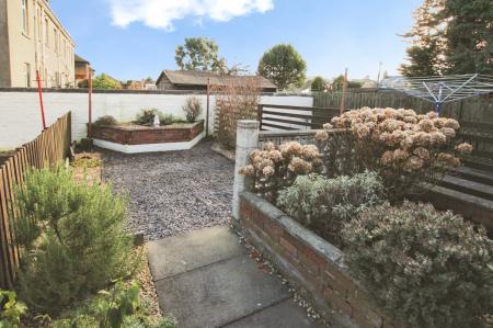 2 bedroom Flat to let in Carronflats Road, Grangemouth, FK3