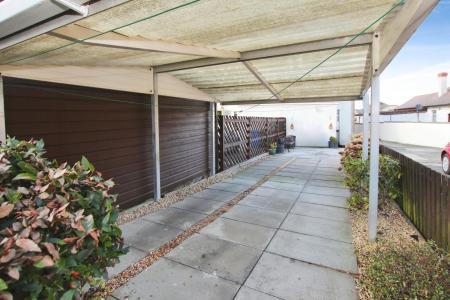 2 bedroom Flat to let in Carronflats Road, Grangemouth, FK3