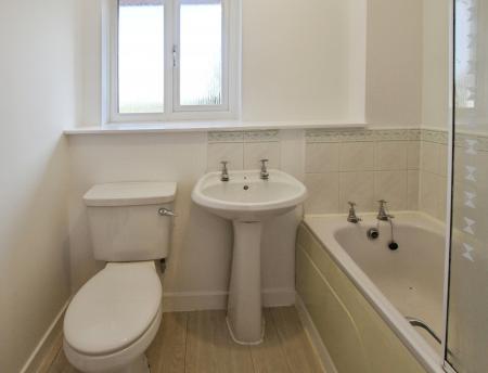 2 bedroom Semi-detached house to let in Stanley Gardens, Maddiston, Falkirk, FK2