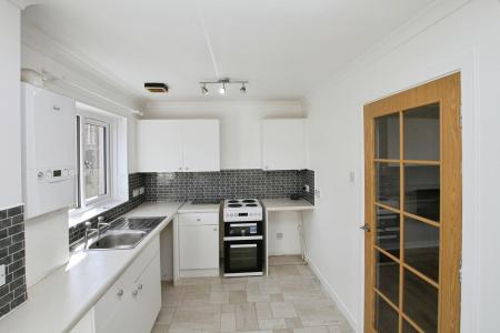 2 bedroom Semi-detached house to let in Stanley Gardens, Maddiston, Falkirk, FK2