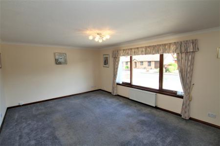 2 bedroom Bungalow to let in Carrongrove Avenue, Falkirk, FK2