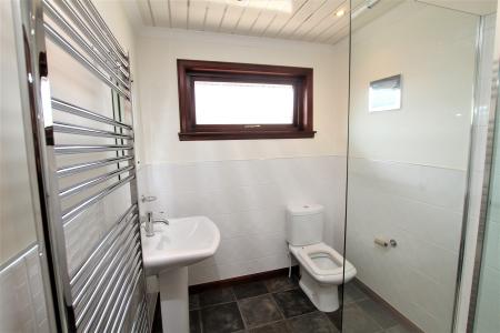 2 bedroom Bungalow to let in Carrongrove Avenue, Falkirk, FK2