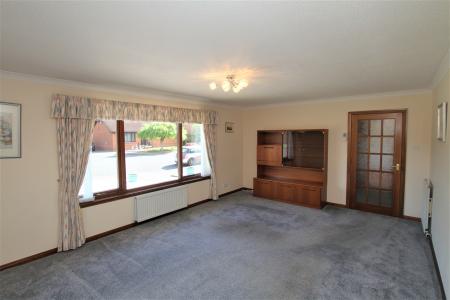 2 bedroom Bungalow to let in Carrongrove Avenue, Falkirk, FK2