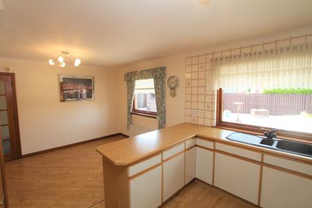 2 bedroom Bungalow to let in Carrongrove Avenue, Falkirk, FK2