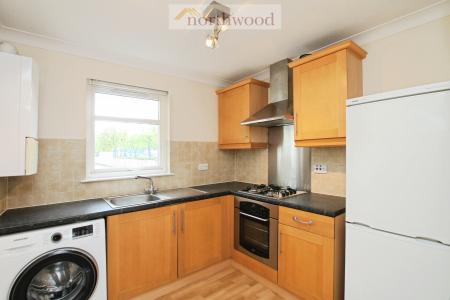 2 bedroom Flat to let in Union Court, Union Street, Boness, EH51