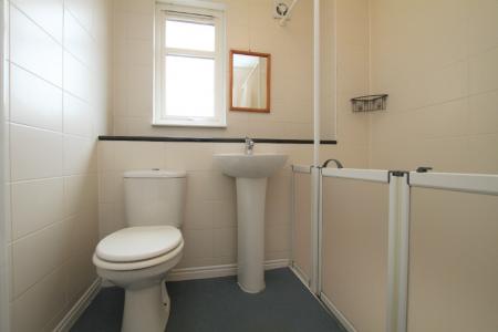 2 bedroom Flat to let in Union Court, Union Street, Boness, EH51