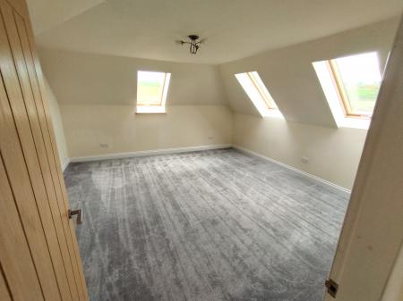 4 bedroom Character Property to let in Chartershall, Stirling, FK7