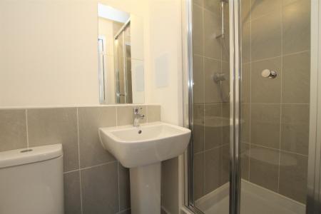 2 bedroom Flat to let in Thornbank Crescent, Falkirk, FK2