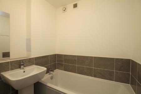 2 bedroom Flat to let in Thornbank Crescent, Falkirk, FK2